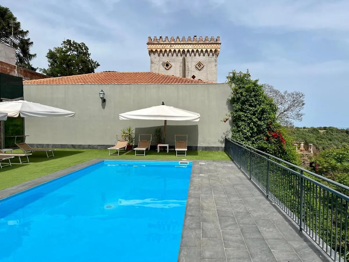 Bed & Breakfast Villa Leucatia Sant'Agata Li Battiati Italië